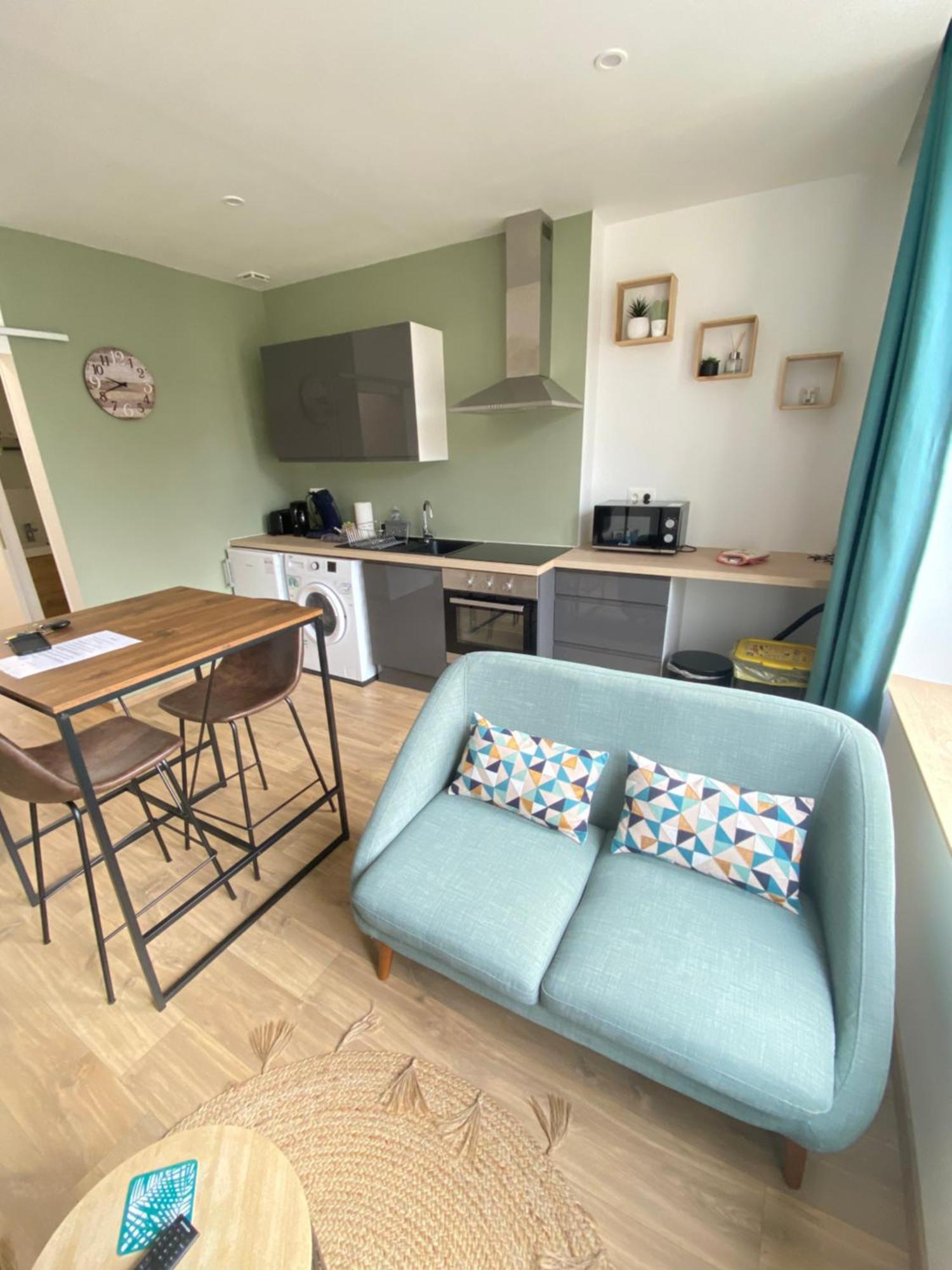 Joli Appartement F2 Plein Centre Coutances Dış mekan fotoğraf