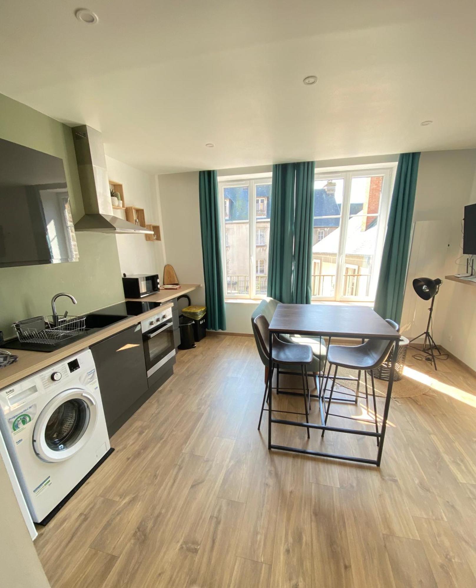 Joli Appartement F2 Plein Centre Coutances Dış mekan fotoğraf
